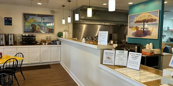 Welcoming image of Fairmount Cafe interior in Sebring Florida.